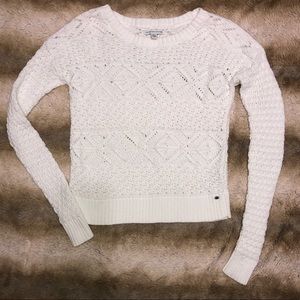 Fitted white sweater size XS